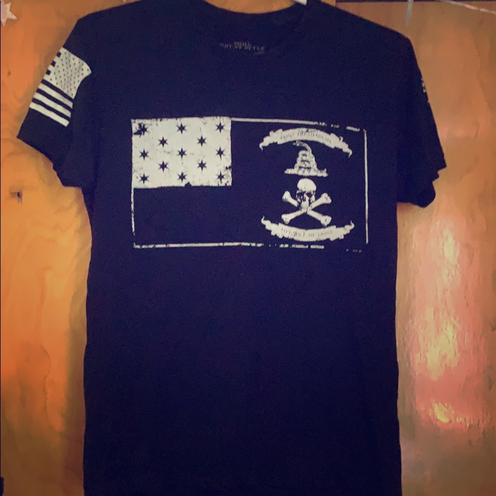 Grunt style men’s t-shirt **MAKE ME AN OFFER!**